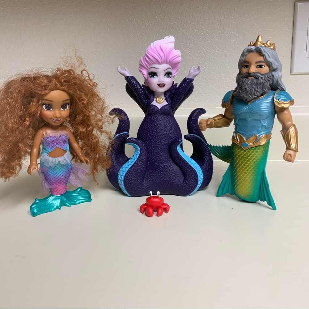 Disney The Little Mermaid Jakks Toy Figure Playset Ursula King Triton Sebastian